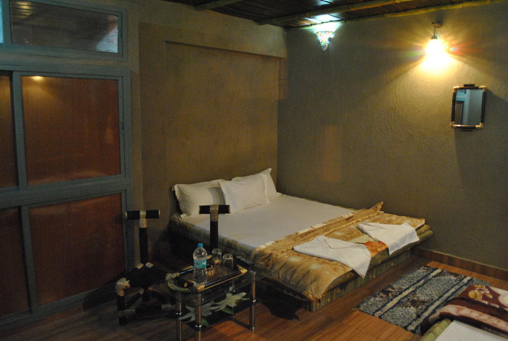 Shri Guest House Варанасі Екстер'єр фото